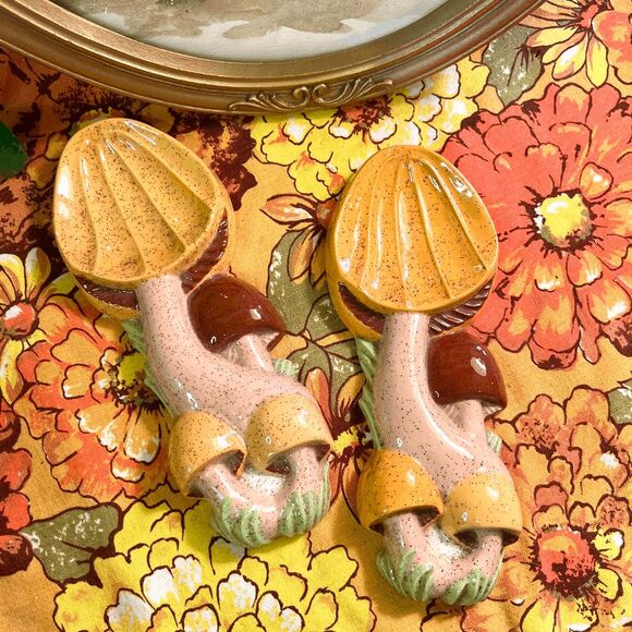 Vintage 1974 Arnel's Pottery Ceramic Mushroom Spoonrest Wall Art - Set of 2 - Picture 3 of 3